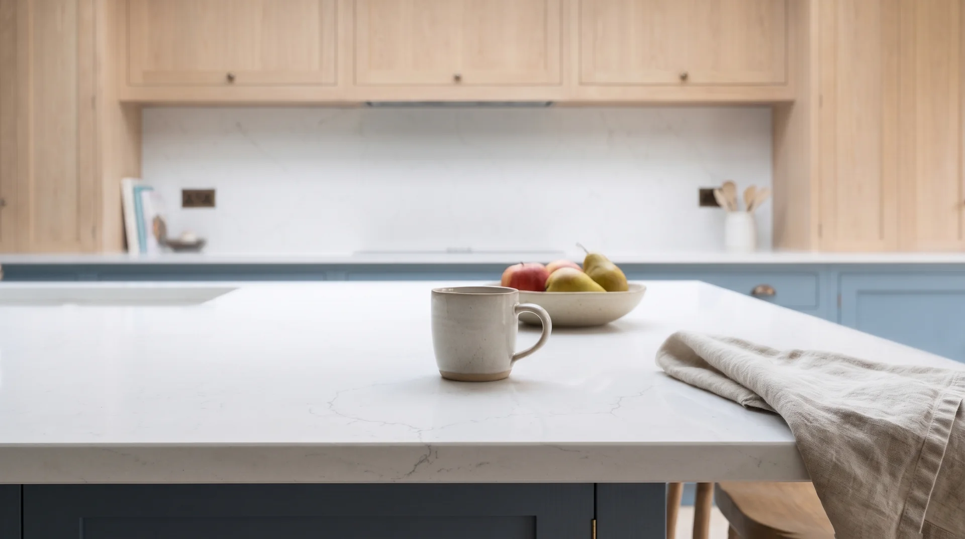 Misterio Onyx quartz worktop close-up showing surface detail